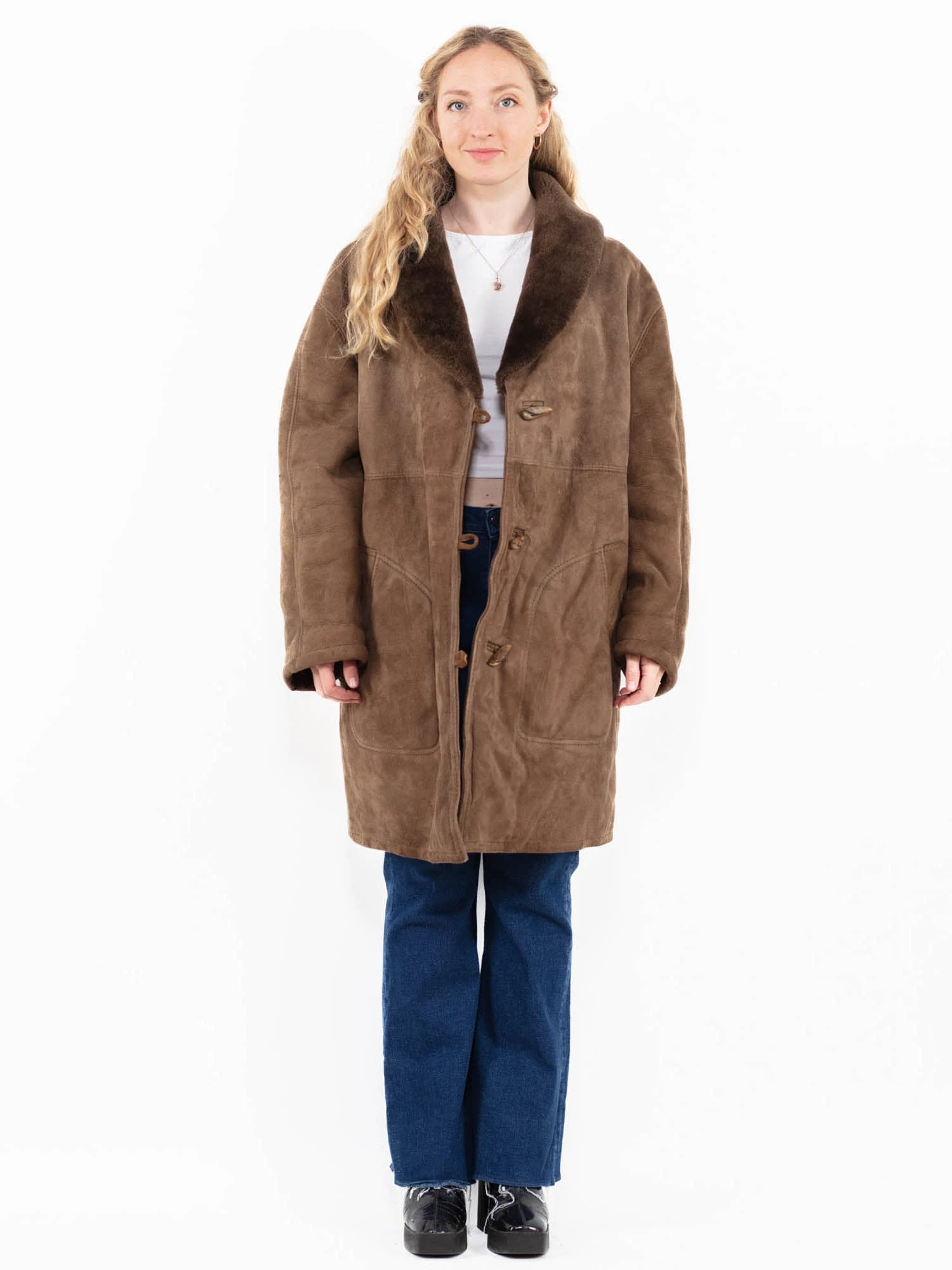 Vintage 70's Women Oversized Sheepskin Coat In Beige 1 Vintage 70's Women Oversized Sheepskin Coat In Beige