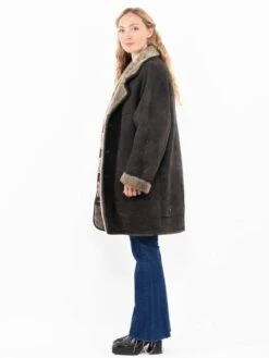 Vintage 90's Women Oversized Sheepskin Coat In Gray -Northern Grip IMG 0173 920199a3 992a 407a a9bf d37f59067607