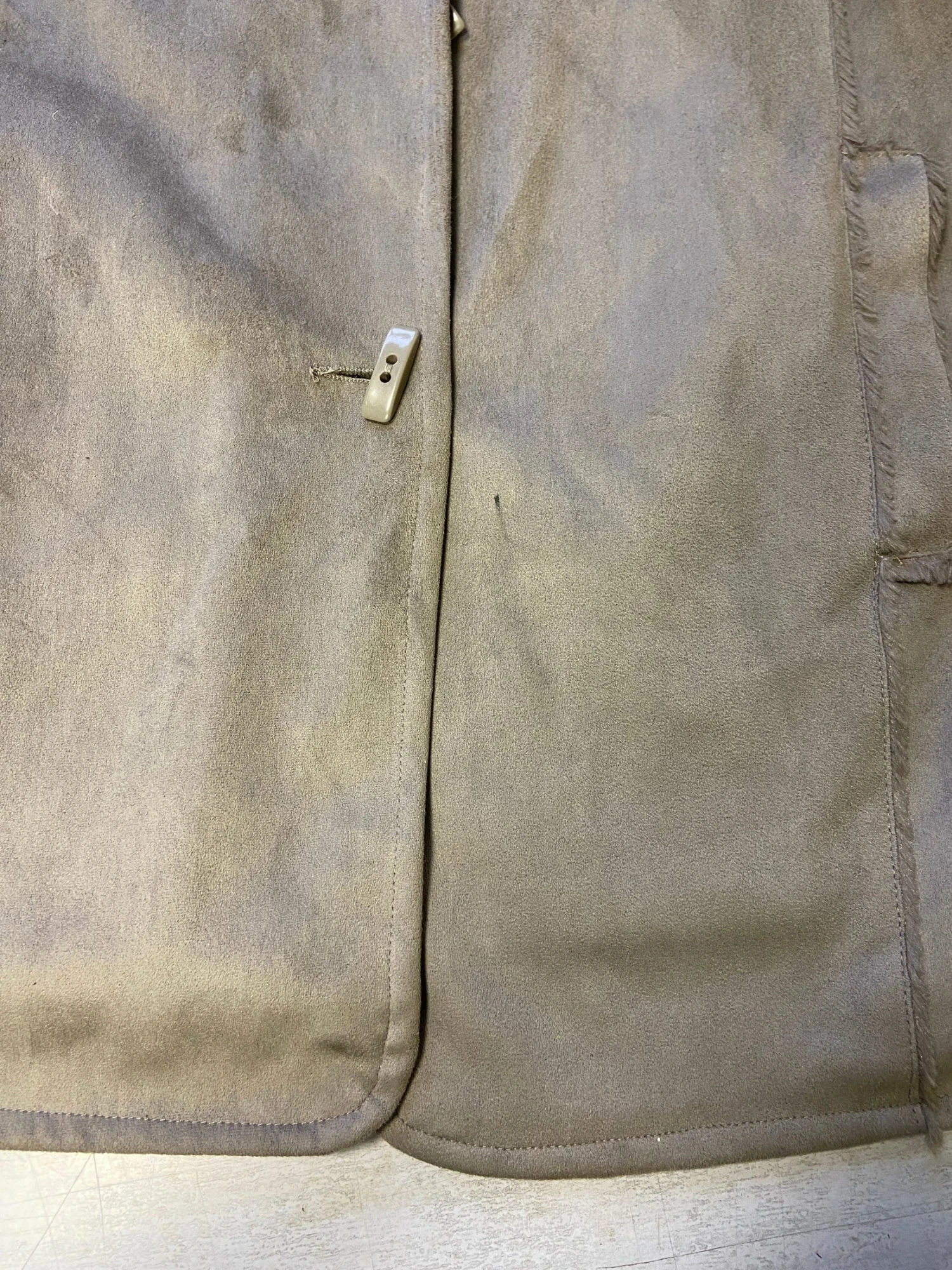 Vintage 00's Women Faux Shearling Coat In Gray 4 Vintage 00's Women Faux Shearling Coat In Gray - Image 4