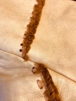 Vintage 90's Women Boho Sheepskin Jacket In Beige -Northern Grip IMG 7337