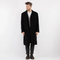 Vintage 90's Men Mac Coat In Black 9 Vintage 90's Men Mac Coat In Black -Northern Grip Square 0063 9ba52986 80d9 446b ae75 1fcec8bf5b17