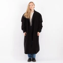 Vintage 90's Women Oversized Mac Coat In Black -Northern Grip Square 0084 7bdbfafa 51c5 4e56 b6f8 e97bc05d1e45
