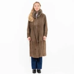 Vintage 80's Women Sheepskin Coat In Beige -Northern Grip Square 0269 0033557a 7787 4a6c afd3 0bb727b31eff