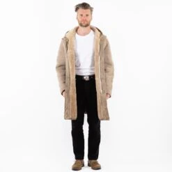Vintage 80's Men Sheepskin Coat In Beige 9 Vintage 80's Men Sheepskin Coat In Beige -Northern Grip Square 0308 0b5371ec c8c8 47aa 98c0 a3c48576f118