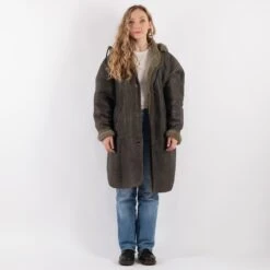 Vintage 90's Women Oversized Sheepskin Coat In Green 9 Vintage 90's Women Oversized Sheepskin Coat In Green -Northern Grip Square 0662 5a3da1ca ea4e 4f91 baa8 b2ef371956f3
