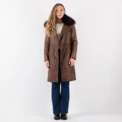 Vintage 90's Women Leather Coat In Brown -Northern Grip Square 0696 d6d13f28 5a35 4c01 a653 8ea7dc3457f6