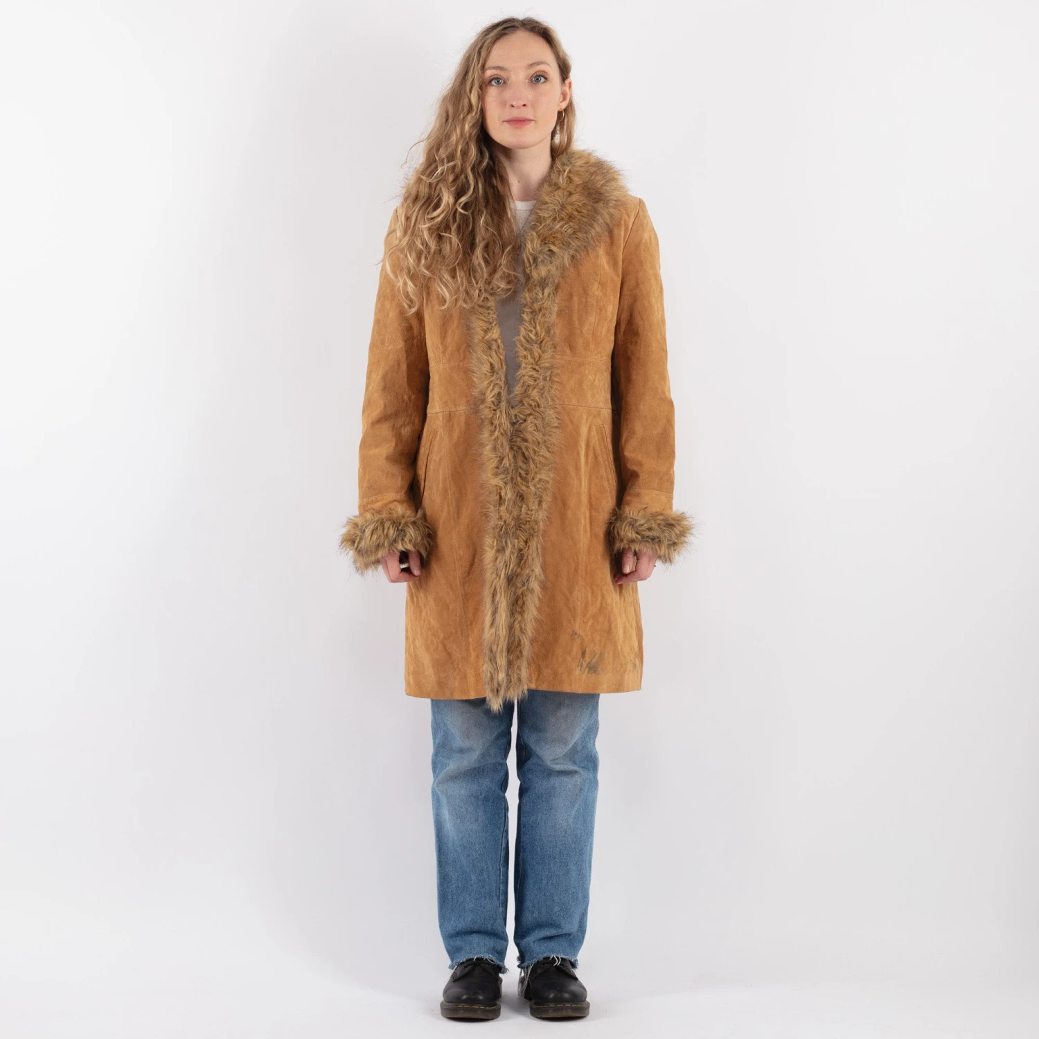 Vintage 00's Women Suede Sherpa Coat In Beige 5 Vintage 00's Women Suede Sherpa Coat In Beige - Image 5