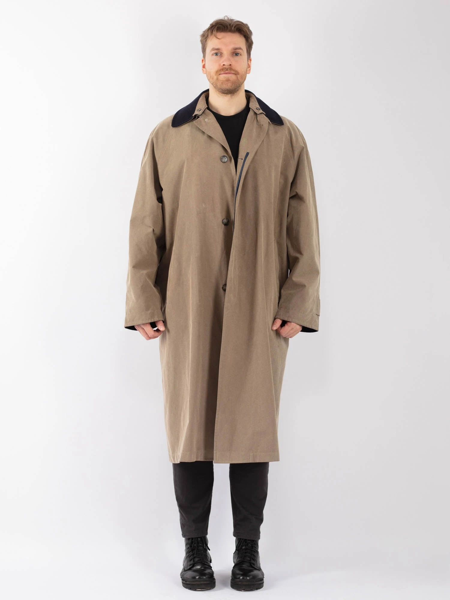 Vintage 00's Men Oversized Mac Coat In Beige 1 Vintage 00's Men Oversized Mac Coat In Beige