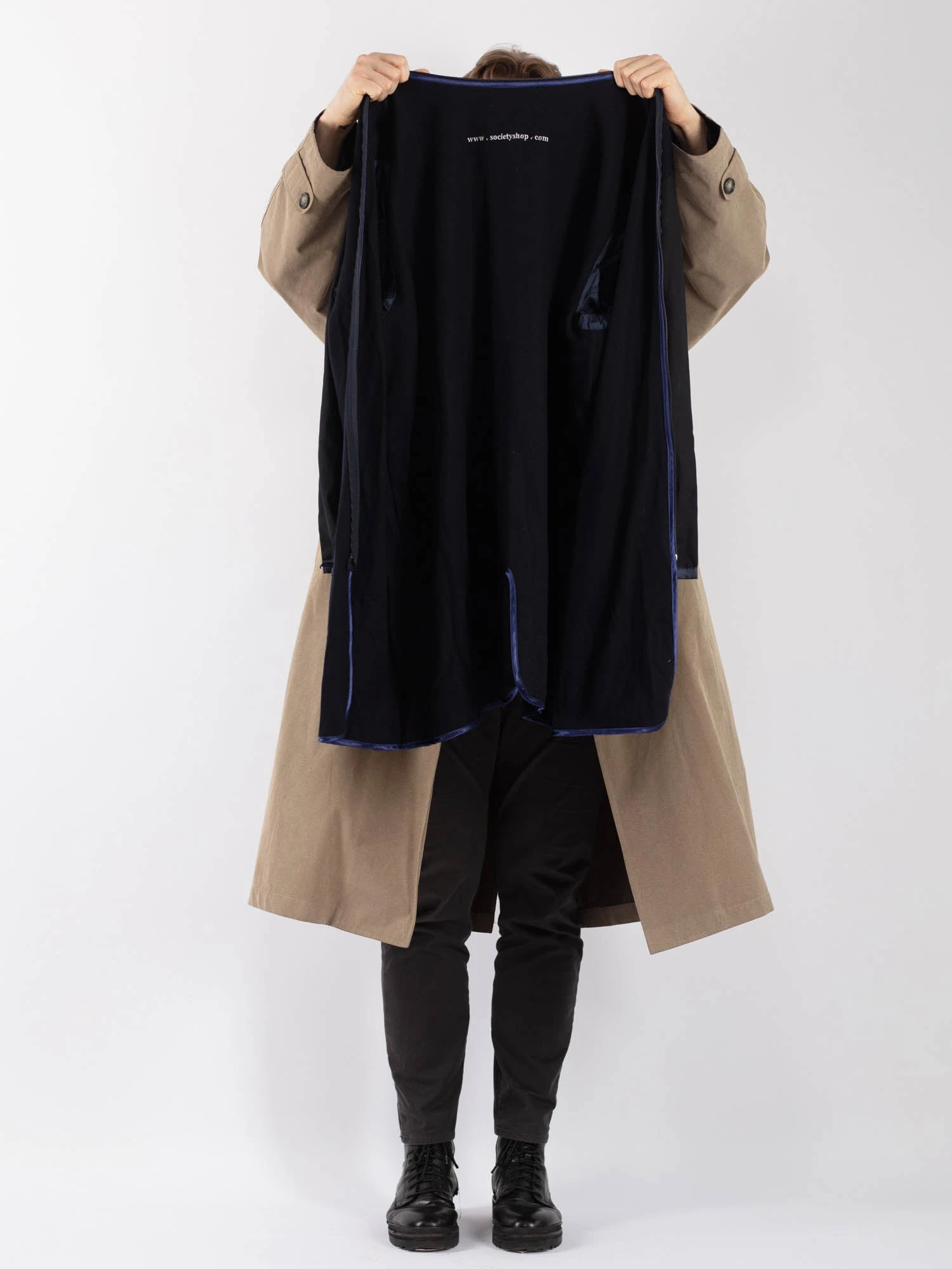 Vintage 00's Men Oversized Mac Coat In Beige 6 Vintage 00's Men Oversized Mac Coat In Beige - Image 6