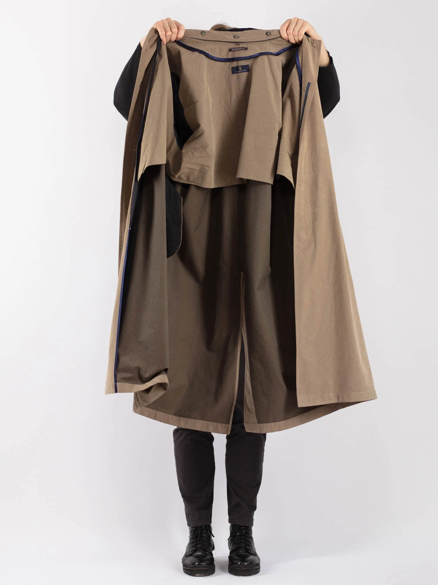 Vintage 00's Men Oversized Mac Coat In Beige 3 Vintage 00's Men Oversized Mac Coat In Beige - Image 3