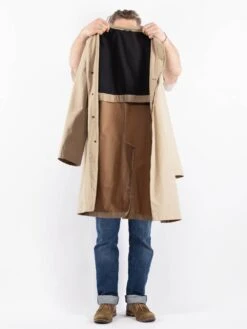 Vintage 00's Men Mac Coat In Beige 8 Vintage 00's Men Mac Coat In Beige -Northern Grip Vintage 00s Men Mac Coat 0833