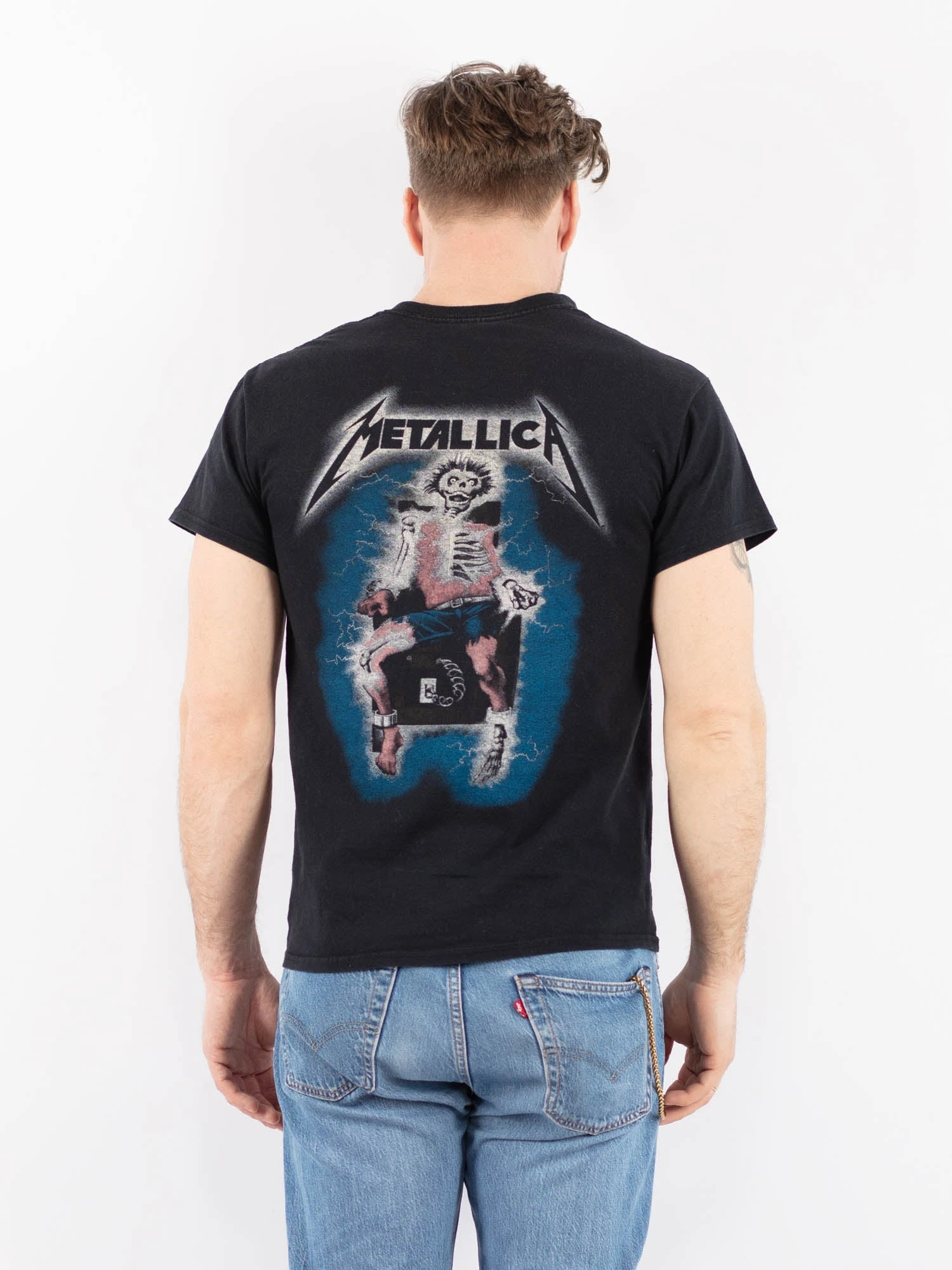 Vintage 00's Men Metallica Print T-Shirt In Dark Gray 2 Vintage 00's Men Metallica Print T-Shirt In Dark Gray - Image 2
