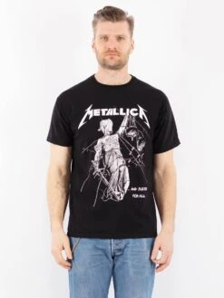 Vintage 00's Men Metallica Print T-Shirt In Black