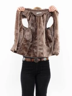Vintage 00's Women Faux Sheepskin Vest In Beige 8 Vintage 00's Women Faux Sheepskin Vest In Beige -Northern Grip Vintage 00s Women Faux Sheepskin Vest 0412