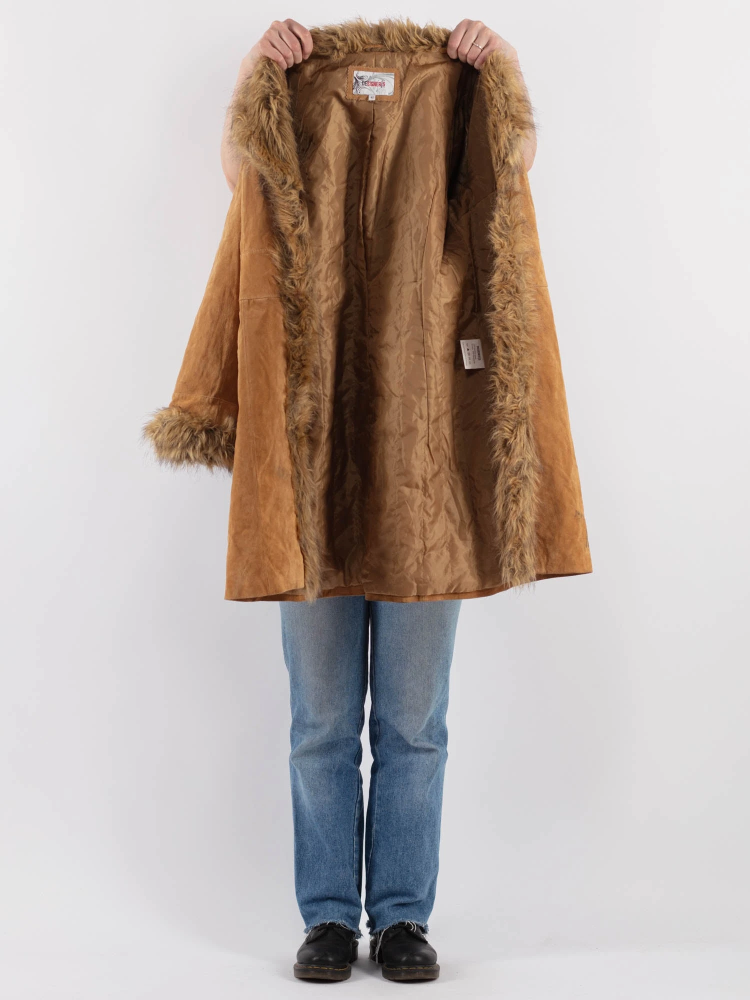 Vintage 00's Women Suede Sherpa Coat In Beige 4 Vintage 00's Women Suede Sherpa Coat In Beige - Image 4