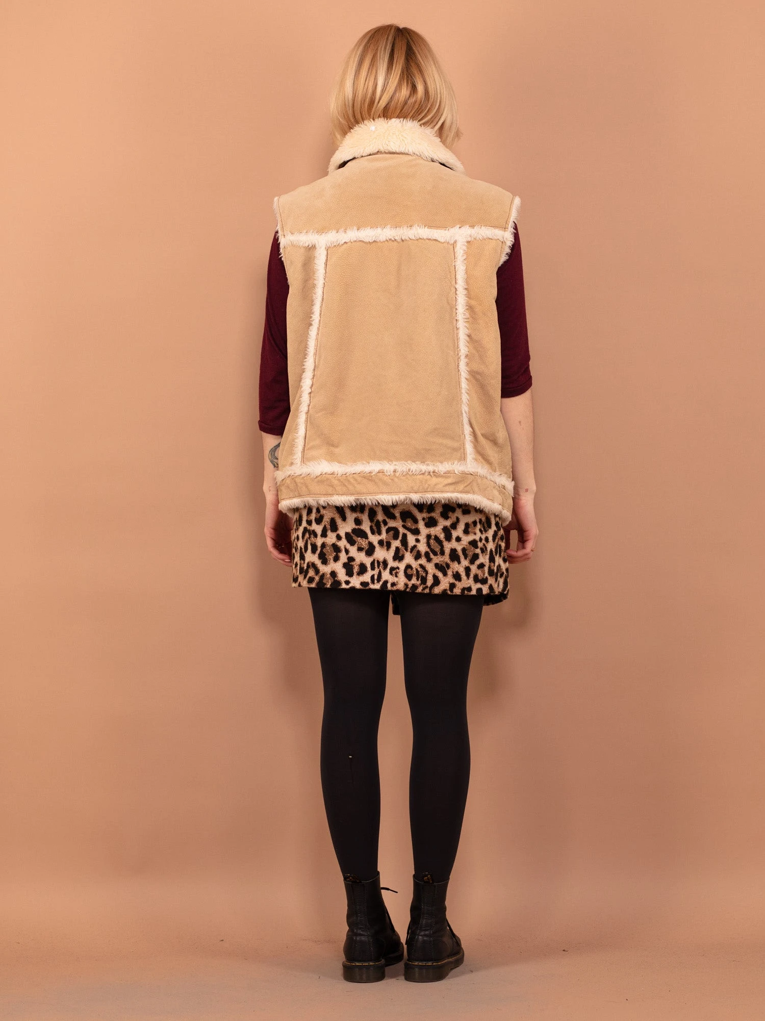 Vintage 00's Women Suede Sherpa Vest In Beige 2 Vintage 00's Women Suede Sherpa Vest In Beige - Image 2