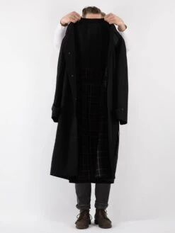 Vintage 70's Men Oversized Mac Coat In Black 8 Vintage 70's Men Oversized Mac Coat In Black -Northern Grip Vintage 70s Men Mac Coat 0129