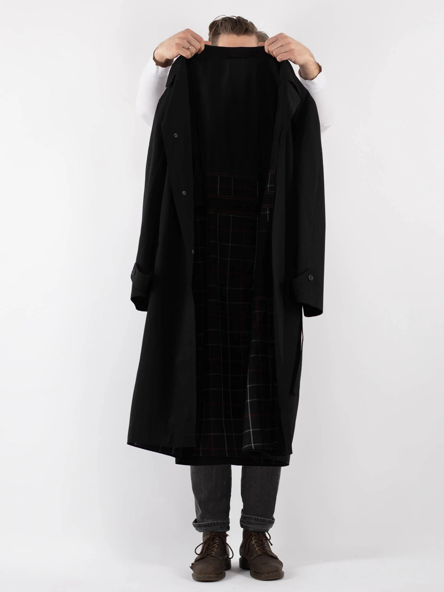 Vintage 70's Men Oversized Mac Coat In Black 4 Vintage 70's Men Oversized Mac Coat In Black - Image 4