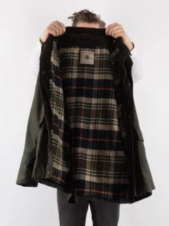 Vintage 70's Men Waxed Canvas Coat In Green 8 Vintage 70's Men Waxed Canvas Coat In Green -Northern Grip Vintage 70s Men Waxed Cotton Jacket 0249