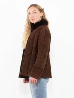 Vintage 70's Women Sheepskin Jacket In Brown 7 Vintage 70's Women Sheepskin Jacket In Brown -Northern Grip Vintage 70s Women Sheespkin Jacket 0400