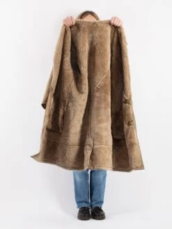 Vintage 80's Women Sheepskin Long Coat In Beige 8 Vintage 80's Women Sheepskin Long Coat In Beige -Northern Grip Vintage 80s Women Sheepskin Coat 0133 bcddba3a af1a 4fd1 a2d7 36b71949b4b8