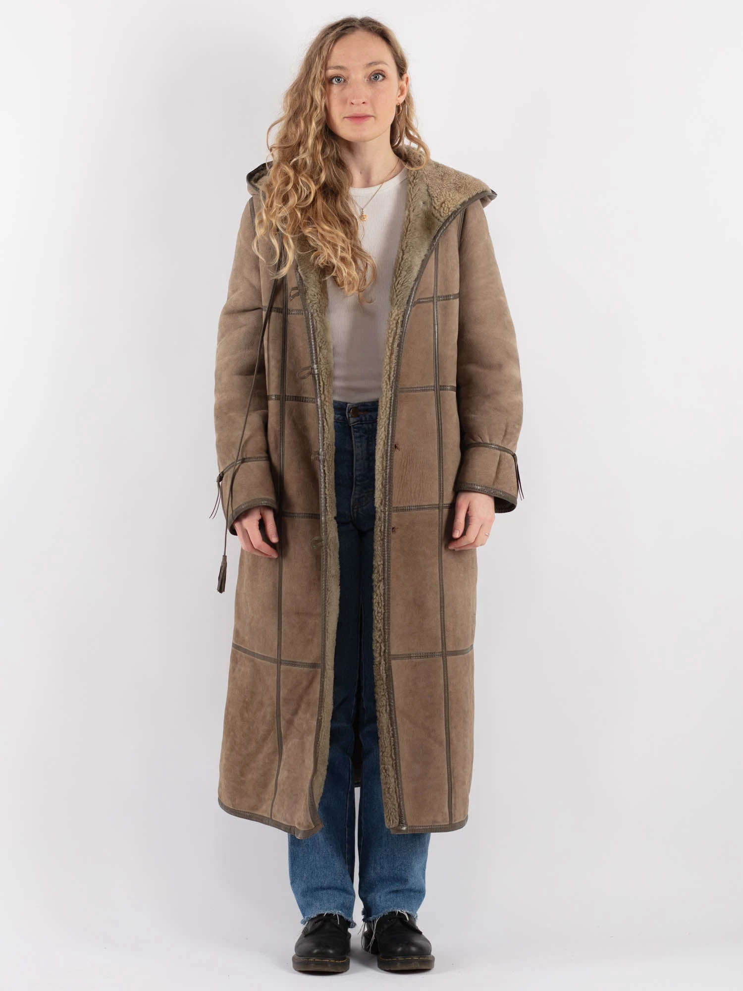 Vintage 80's Women Hooded Sheepskin Long Coat In Beige 1 Vintage 80's Women Hooded Sheepskin Long Coat In Beige