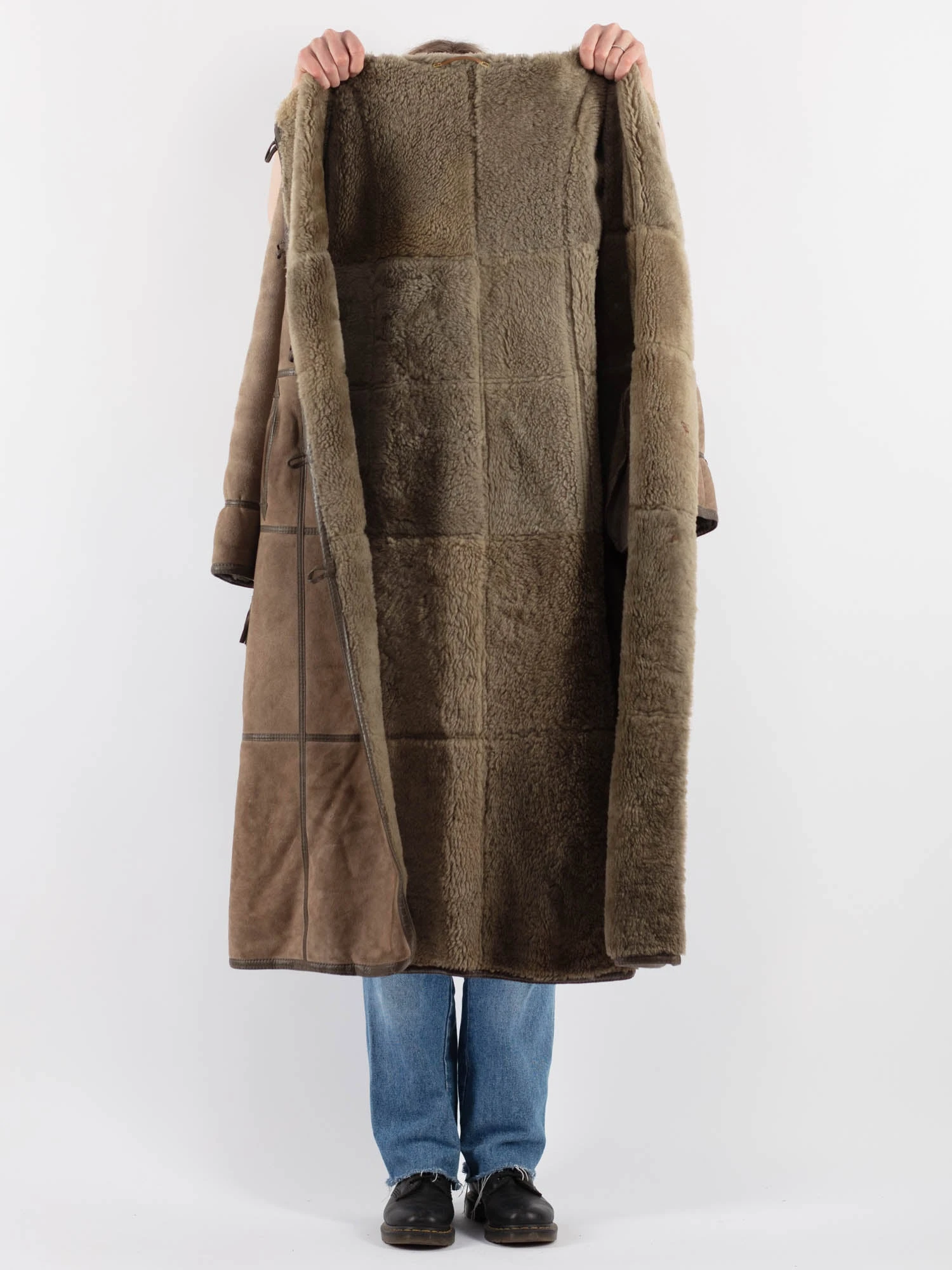 Vintage 80's Women Hooded Sheepskin Long Coat In Beige 4 Vintage 80's Women Hooded Sheepskin Long Coat In Beige - Image 4