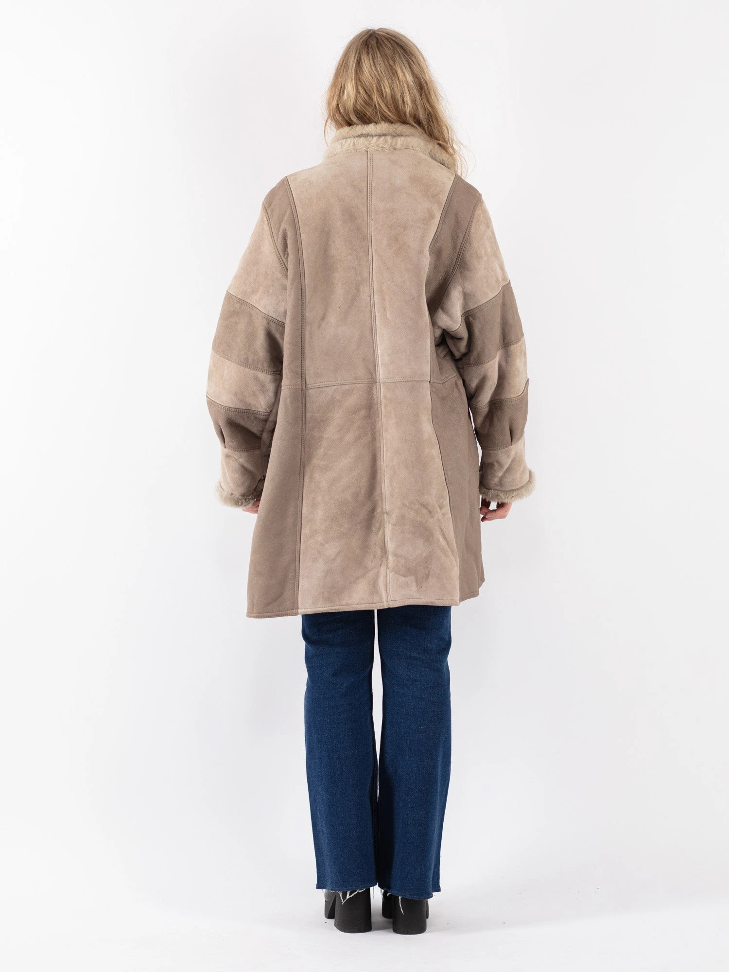 Vintage 80's Women Oversized Sheepskin Coat In Beige 2 Vintage 80's Women Oversized Sheepskin Coat In Beige - Image 2