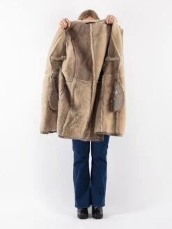 Vintage 80's Women Oversized Sheepskin Coat In Beige 8 Vintage 80's Women Oversized Sheepskin Coat In Beige -Northern Grip Vintage 80s Women Sheepskin Coat 0341 261f5ec5 5929 4f77 ad32 0b01e744c8c1