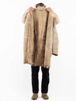 Vintage 80's Men Sheepskin Coat In Beige 8 Vintage 80's Men Sheepskin Coat In Beige -Northern Grip Vintage 90s Men Sheepskin Coat 0311 c1225745 a0c7 4b2e 9379 fdd065f4a8f4