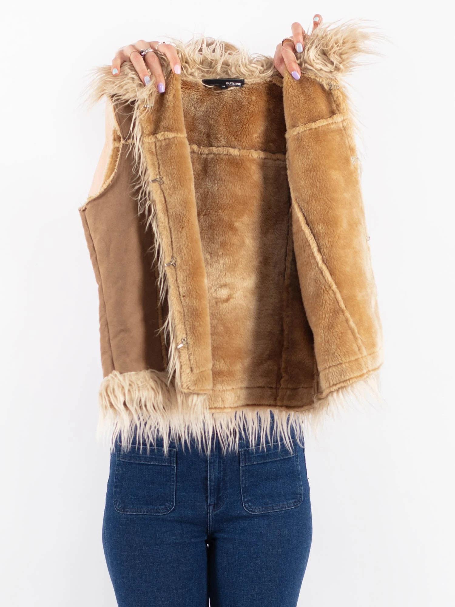 Vintage 90's Women Faux Sheepskin Vest In Beige 4 Vintage 90's Women Faux Sheepskin Vest In Beige - Image 4