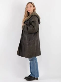 Vintage 90's Women Oversized Sheepskin Coat In Green 7 Vintage 90's Women Oversized Sheepskin Coat In Green -Northern Grip Vintage 90s Women Sheepskin Coat 0663 d79394c3 873f 4583 b671 6270e08278cd