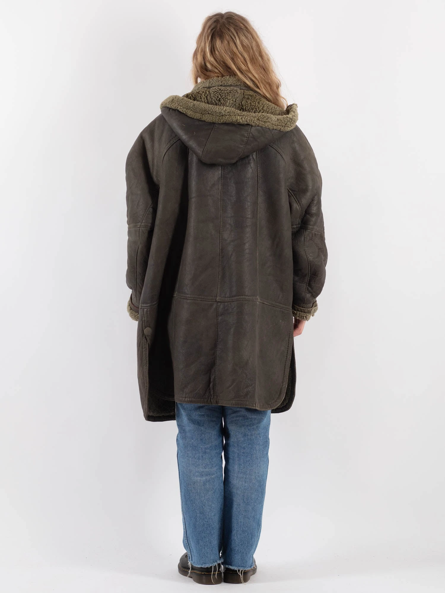 Vintage 90's Women Oversized Sheepskin Coat In Green 2 Vintage 90's Women Oversized Sheepskin Coat In Green - Image 2