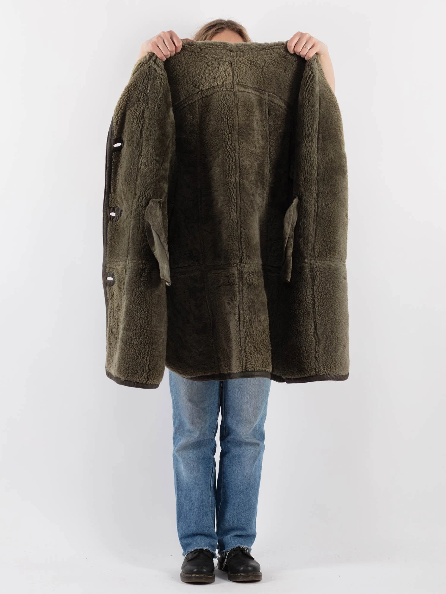 Vintage 90's Women Oversized Sheepskin Coat In Green 4 Vintage 90's Women Oversized Sheepskin Coat In Green - Image 4