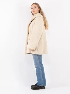 Vintage 90's Women Hooded Sherpa Coat In Beige 7 Vintage 90's Women Hooded Sherpa Coat In Beige -Northern Grip Vintage 90s Women Sherpa Coat 0055