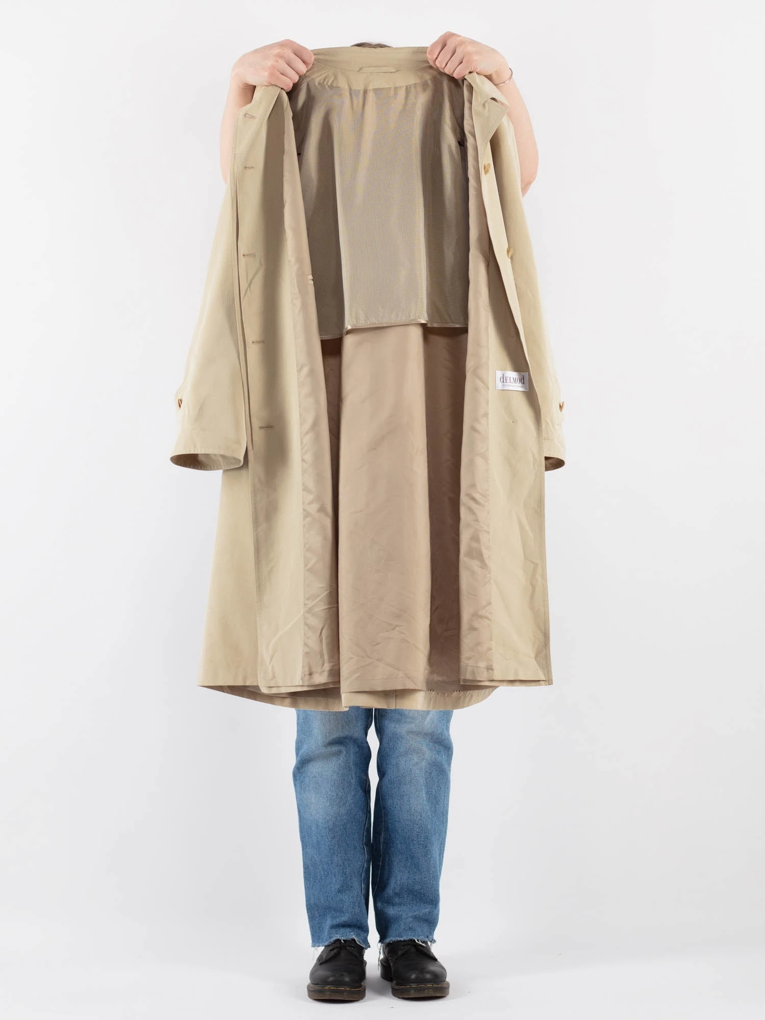 Vintage 90's Women Mac Coat In Beige 4 Vintage 90's Women Mac Coat In Beige - Image 4