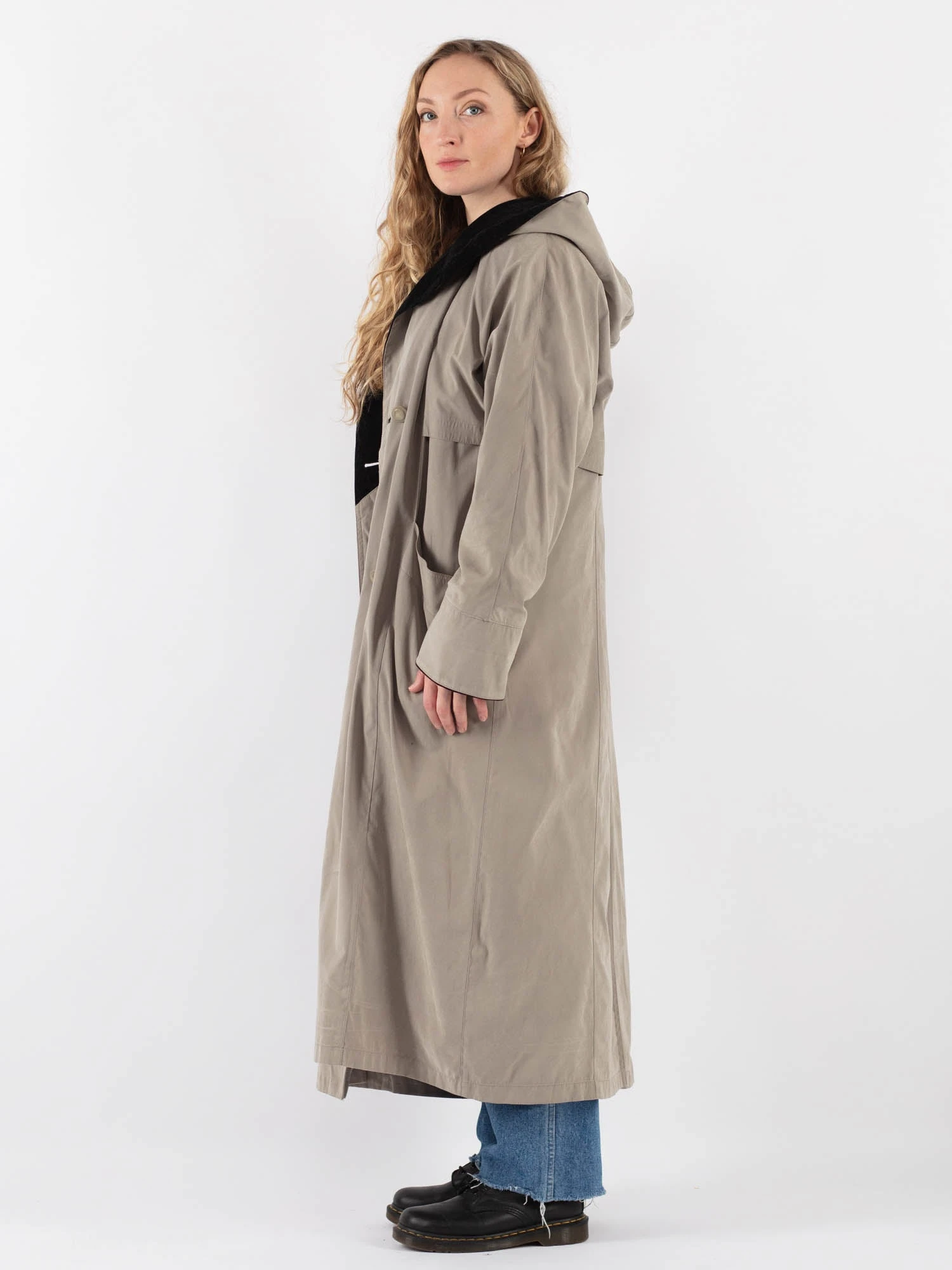 Vintage 90's Women Hooded Trench Coat In Beige 2 Vintage 90's Women Hooded Trench Coat In Beige - Image 2