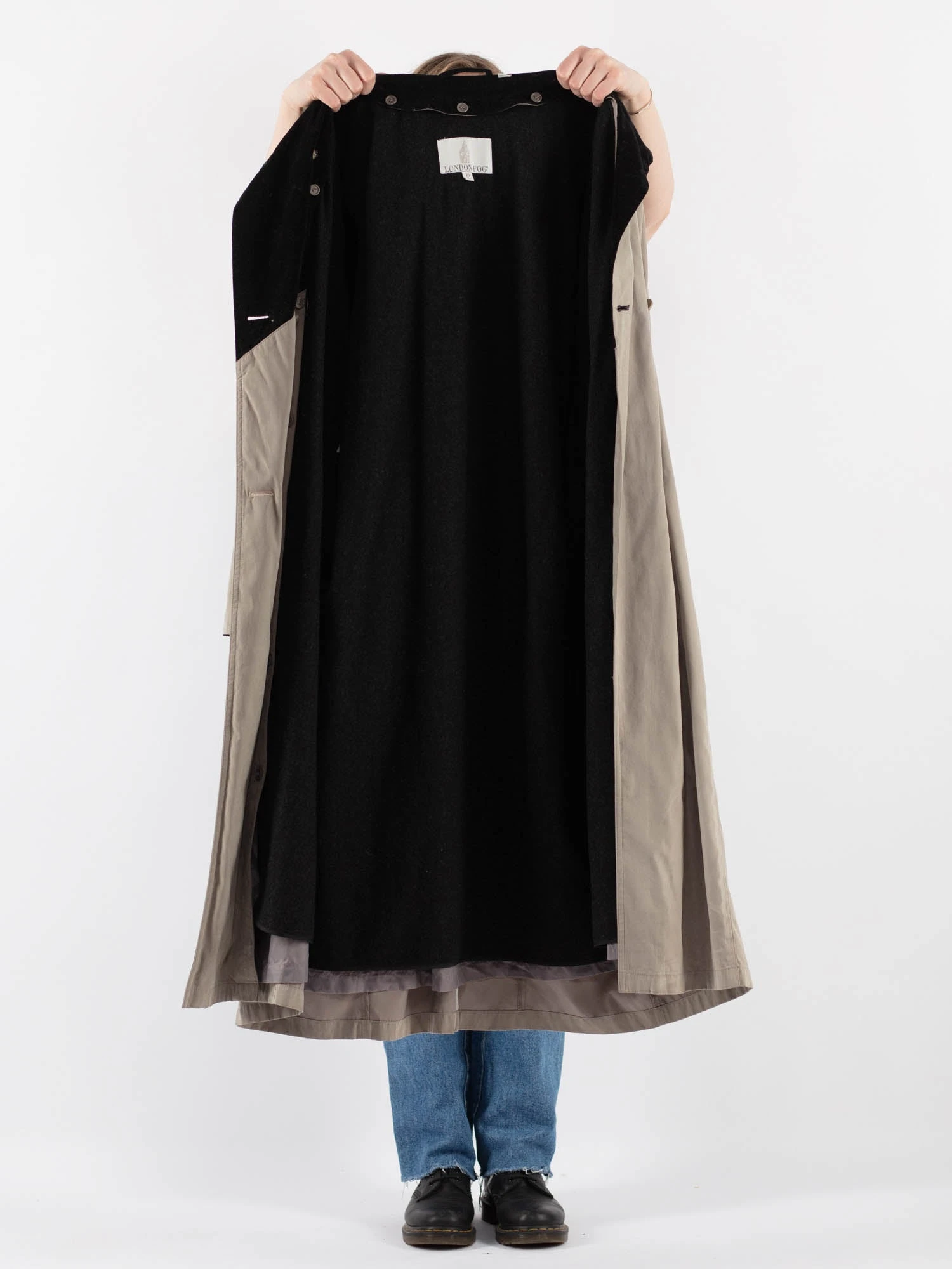 Vintage 90's Women Hooded Trench Coat In Beige 4 Vintage 90's Women Hooded Trench Coat In Beige - Image 4