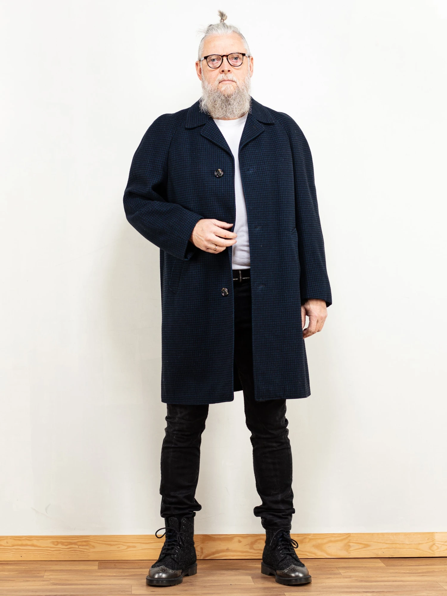 Vintage 80's Men Wool Coat In Dark Blue 1 Vintage 80's Men Wool Coat In Dark Blue