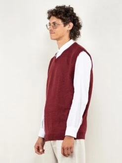 Vintage 90's Sweater Waistcoat Vest In Bordo 5 Vintage 90's Sweater Waistcoat Vest In Bordo -Northern Grip Vintage bordo maroon vest sweater men 90s clothing2