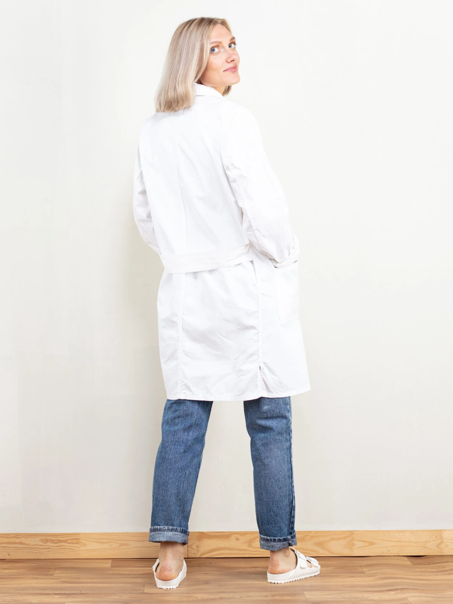 Vintage 70's Women White Chore Coat 2 Vintage 70's Women White Chore Coat - Image 2