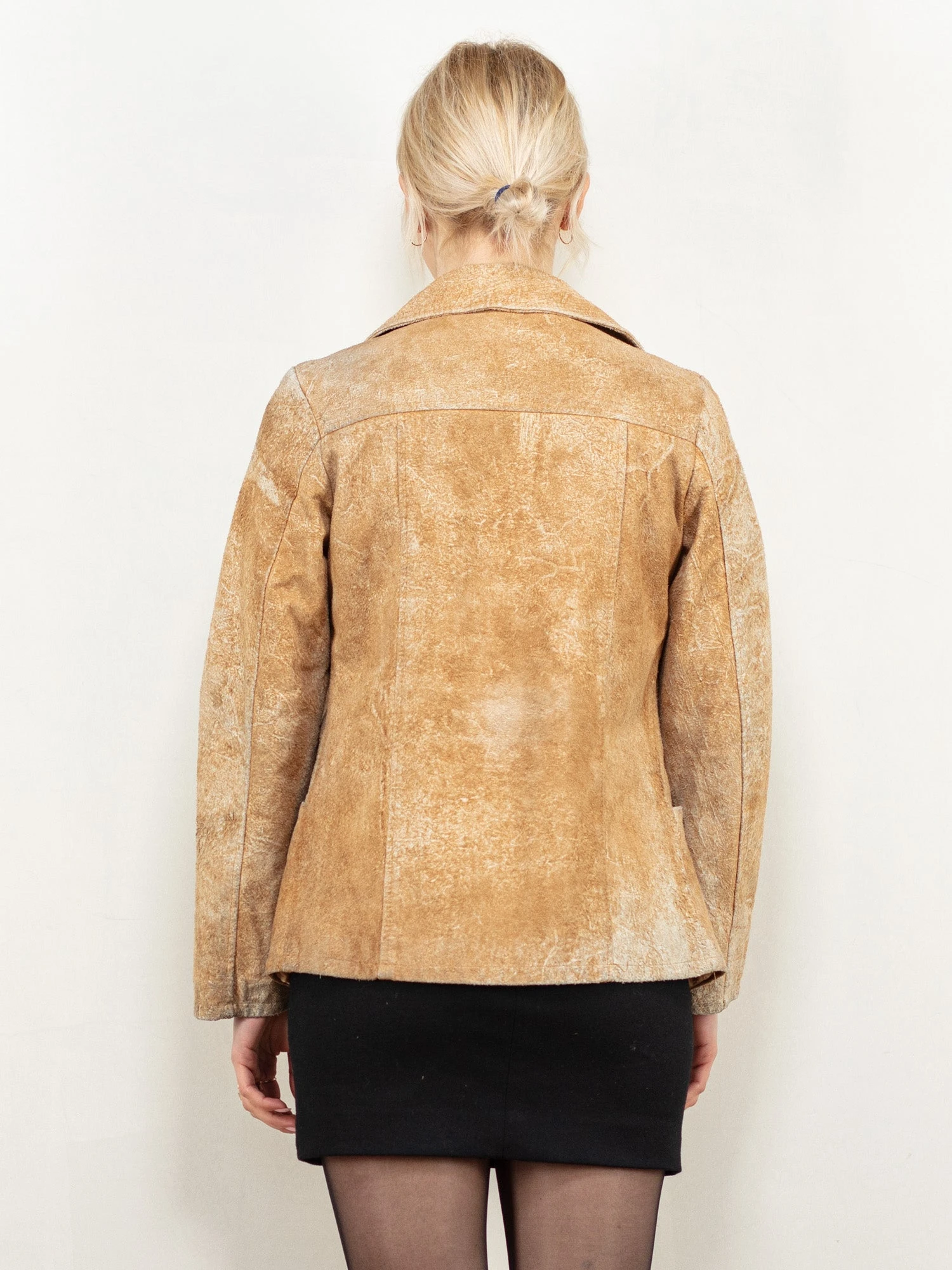 Vintage 90's Women Distressed Suede Jacket In Beige 2 Vintage 90's Women Distressed Suede Jacket In Beige - Image 2