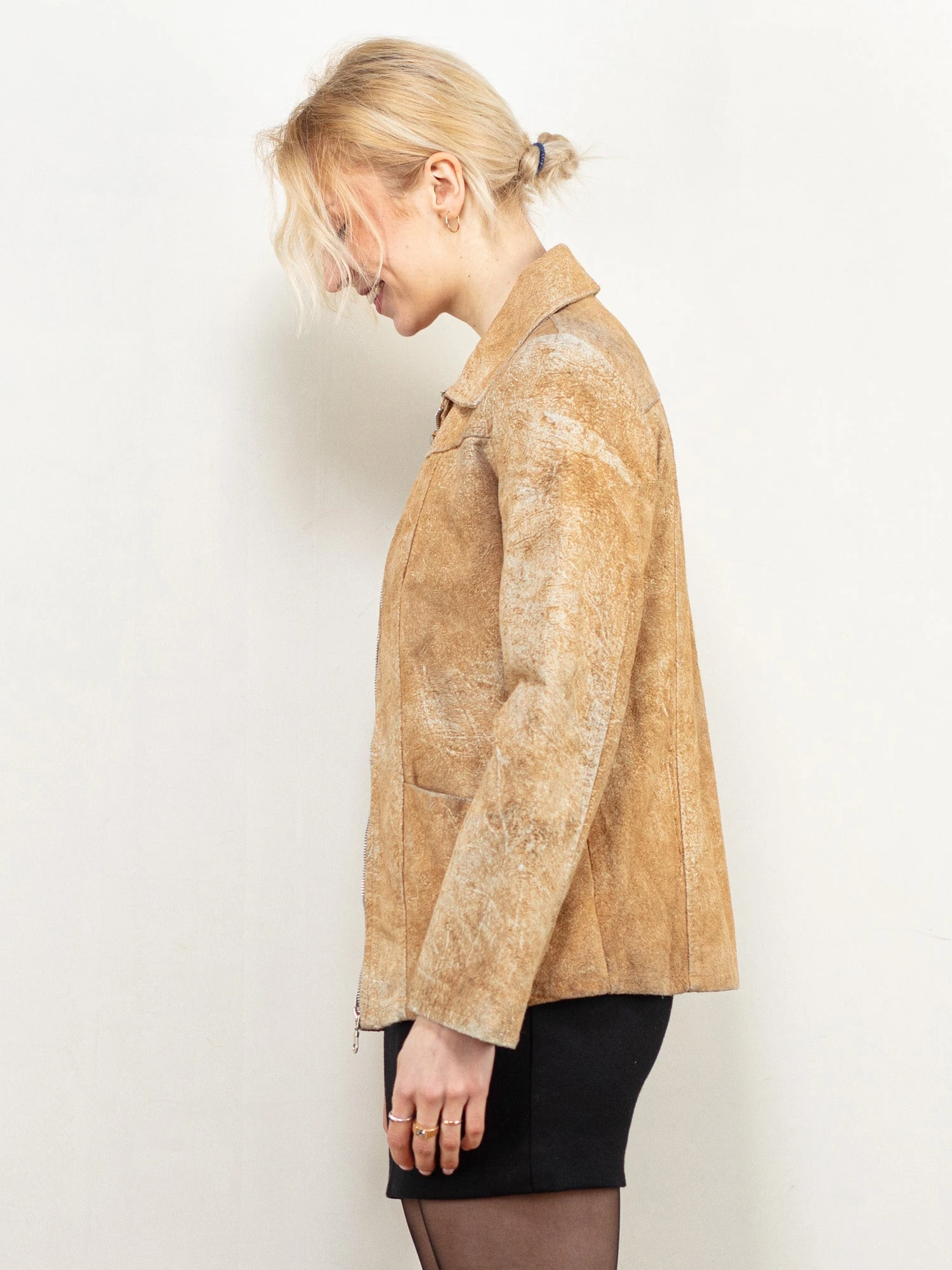 Vintage 90's Women Distressed Suede Jacket In Beige 3 Vintage 90's Women Distressed Suede Jacket In Beige - Image 3