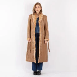 Vintage 90's Women Leather Fur Long Coat In Beige 9 Vintage 90's Women Leather Fur Long Coat In Beige -Northern Grip kvadrats 26 8a0ed151 c5fe 40cb 847f 56a1ad2b563e