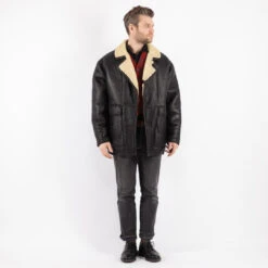 Vintage 80's Men Sheepskin Shearling Coat In Black -Northern Grip kvadrats 32 436fc442 4ea4 4ba9 9335 7b3ffab87ac8