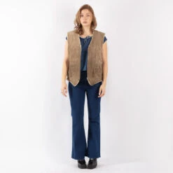 Vintage 90's Women Suede Sherpa Vest In Beige -Northern Grip kvadrats 51 fe67b032 2bda 4879 b83a 7c556d2bf3f8