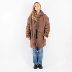Vintage 90's Women Oversized Sheepskin Coat In Beige 9 Vintage 90's Women Oversized Sheepskin Coat In Beige -Northern Grip kvadrats 7 f7eaeb9c 4b4f 4794 9fe4 429cf0316ffe