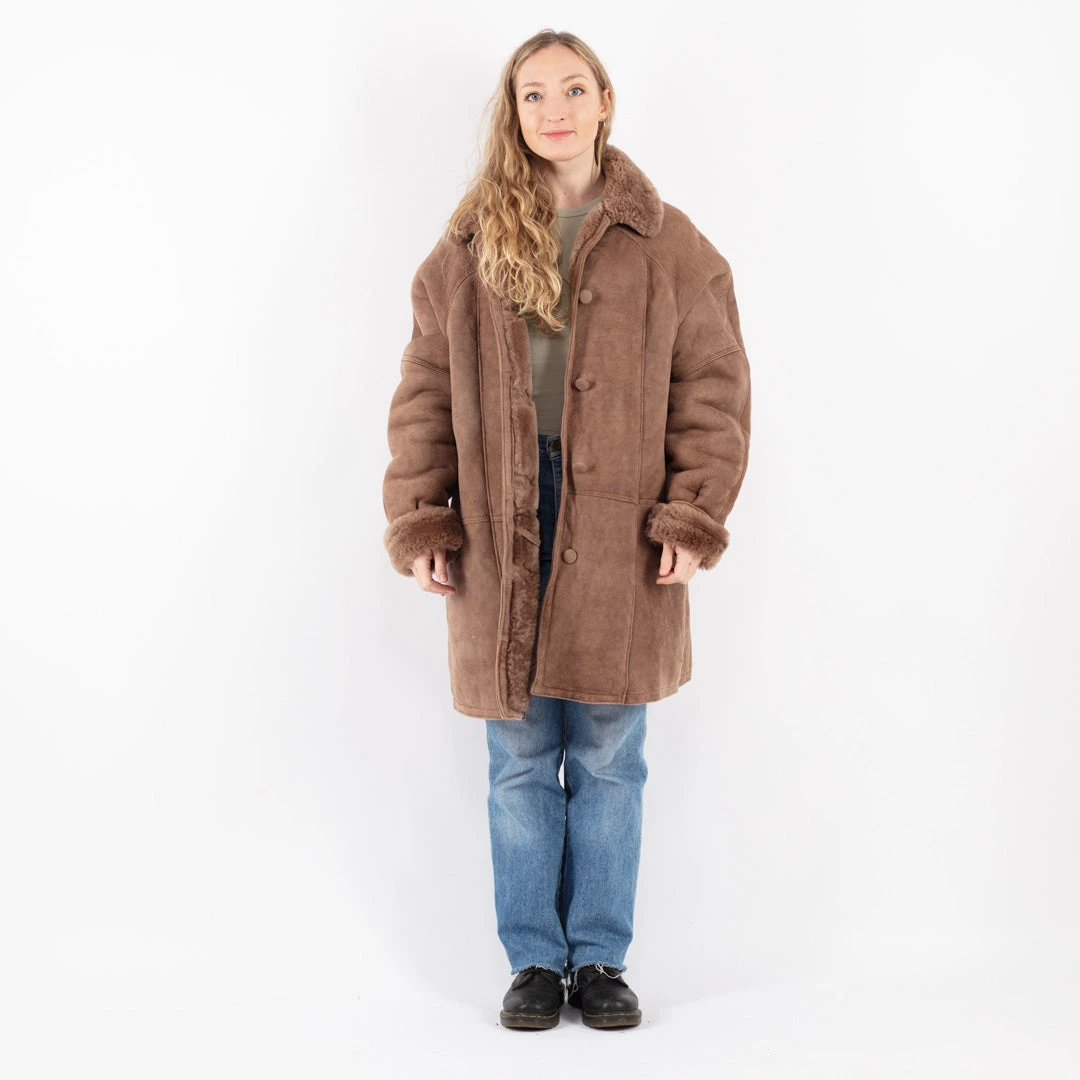Vintage 90's Women Oversized Sheepskin Coat In Beige 5 Vintage 90's Women Oversized Sheepskin Coat In Beige - Image 5