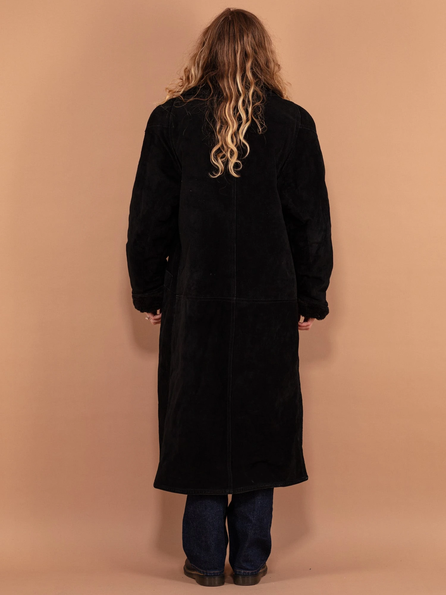 Vintage 90's Women Suede Overcoat In Black 2 Vintage 90's Women Suede Overcoat In Black - Image 2