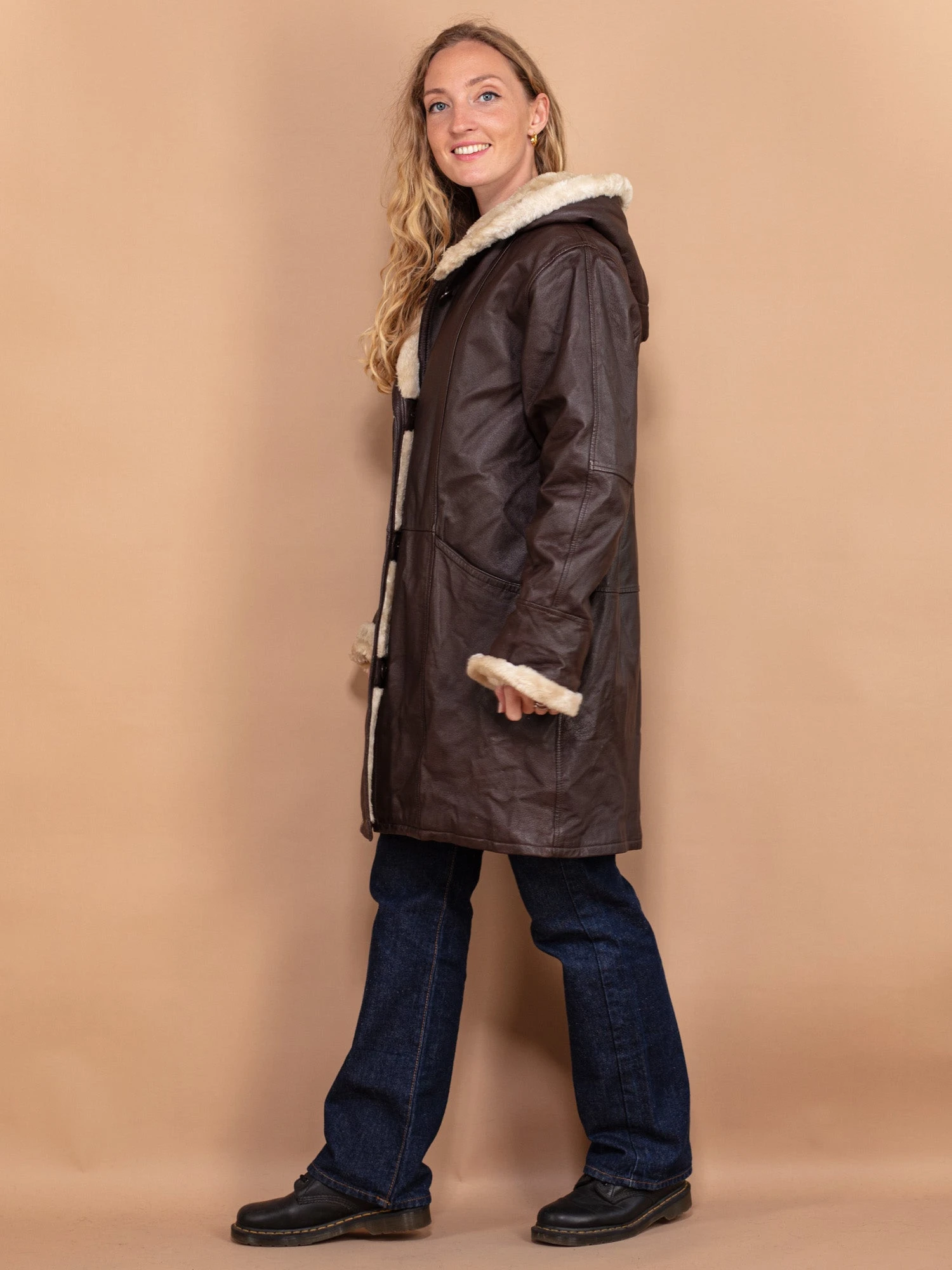 Vintage 90's Women Hooded Leather Sherpa Coat In Brown 3 Vintage 90's Women Hooded Leather Sherpa Coat In Brown - Image 3